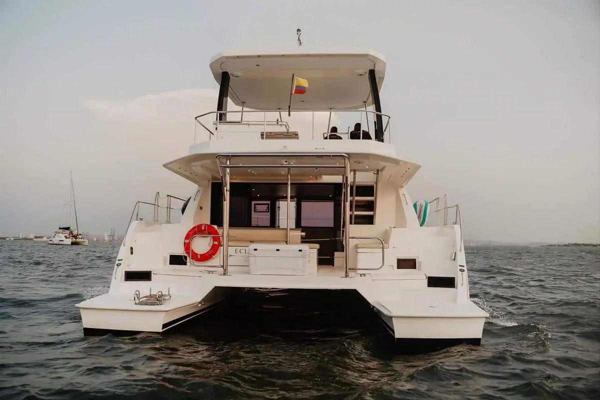 Catamarán Eclipse V