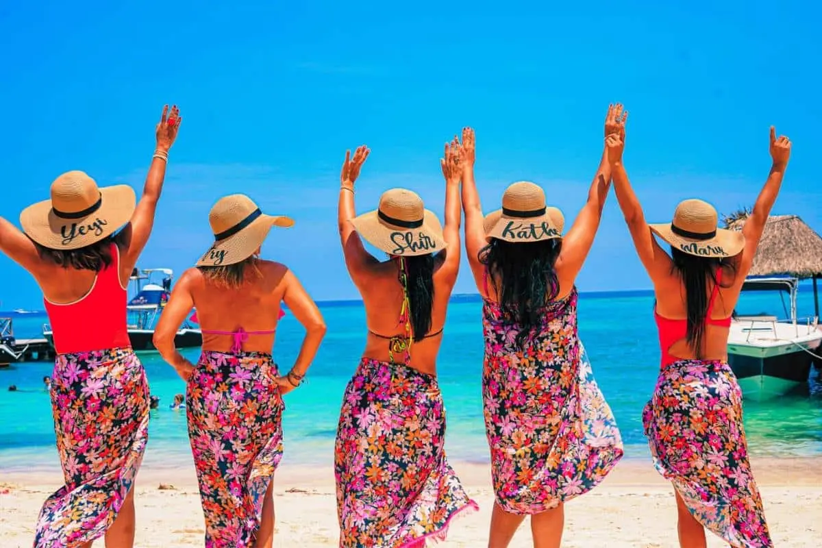 Mantas Beach Club - Image 15