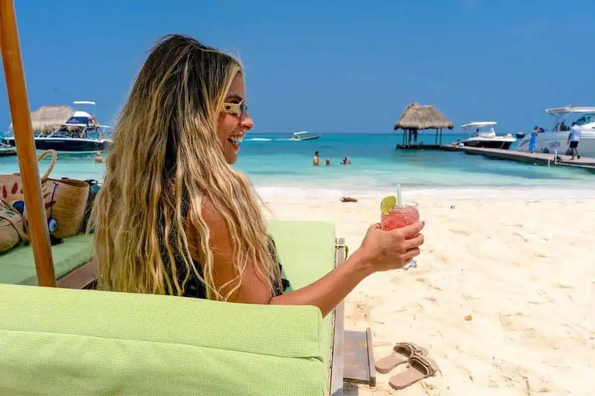 Mantas Beach Club - Image 6